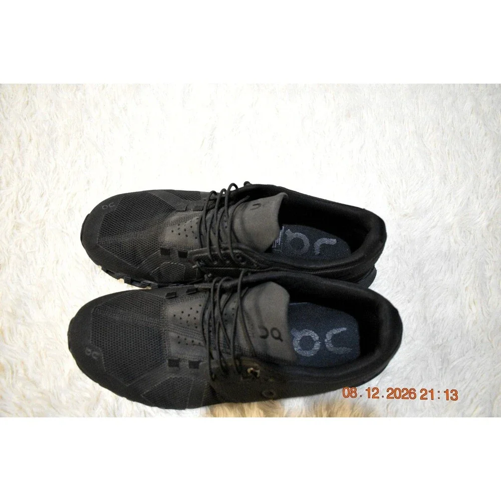 On Cloud 5 Black Light Weight Athletic Walking Running Shoes - Women's Size 9